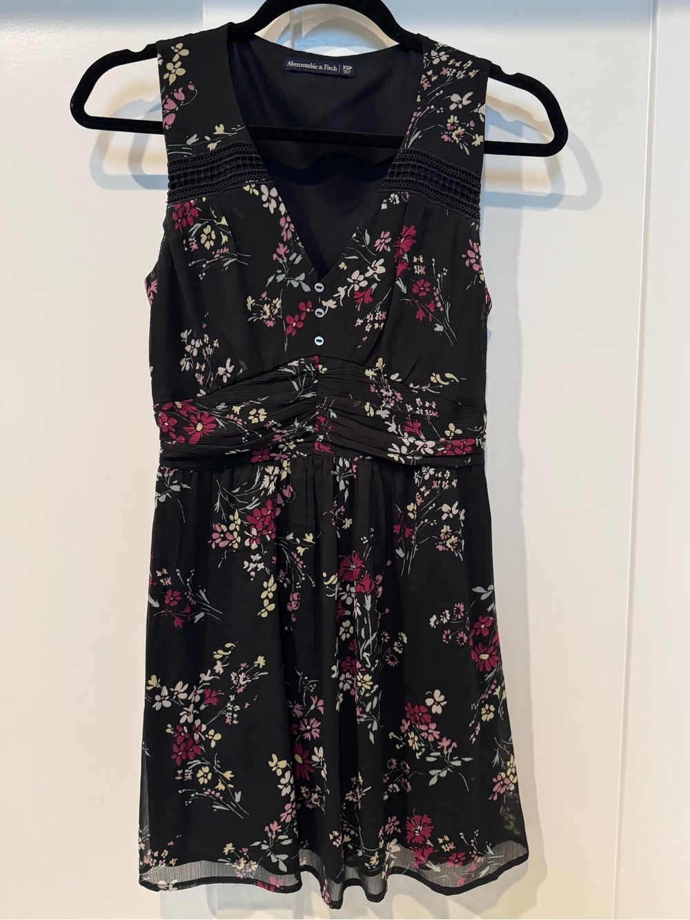 Abercrombie and‎ Fitch Black Floral Sleeveless Dress